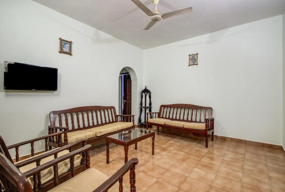 Hote O Pravin Holiday Homes 卡兰古特 外观 照片