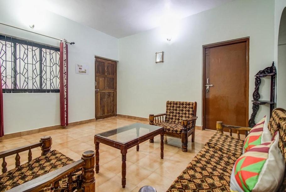 Hote O Pravin Holiday Homes 卡兰古特 外观 照片